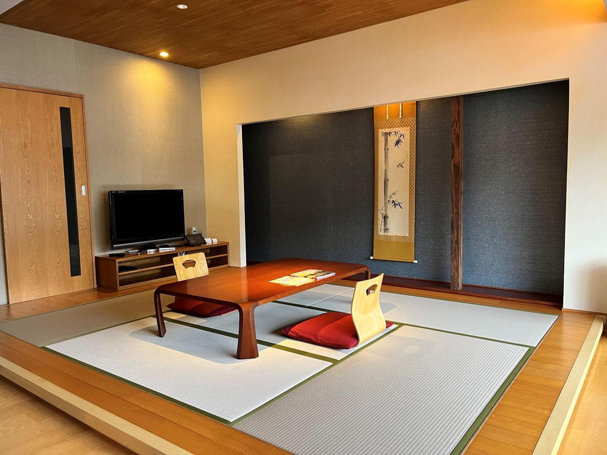 Hotel Itsukushima Iroha Hatsukaichi Esterno foto